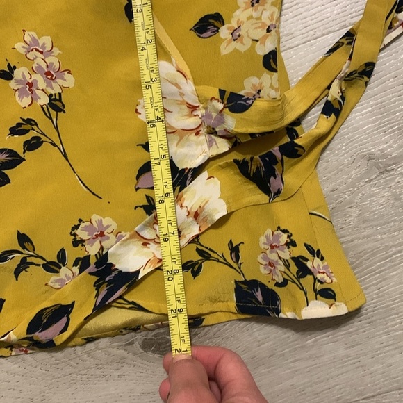 Yumi Kim Yellow Floral Long Sleeve honey rose queen bee top Size S wrap - Picture 7 of 8